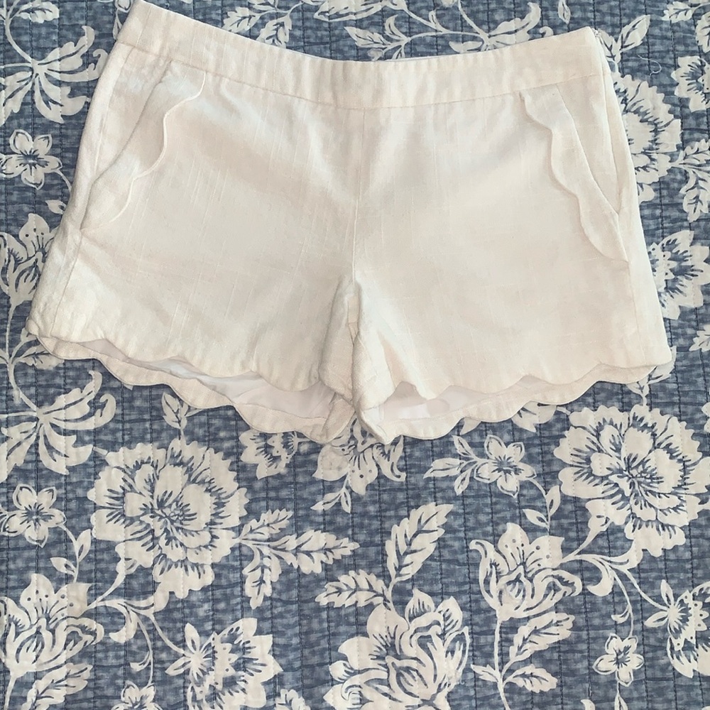 Cynthia Rowley Linen Shorts SIZE 6  Lined Scalloped Hem and Pockets White